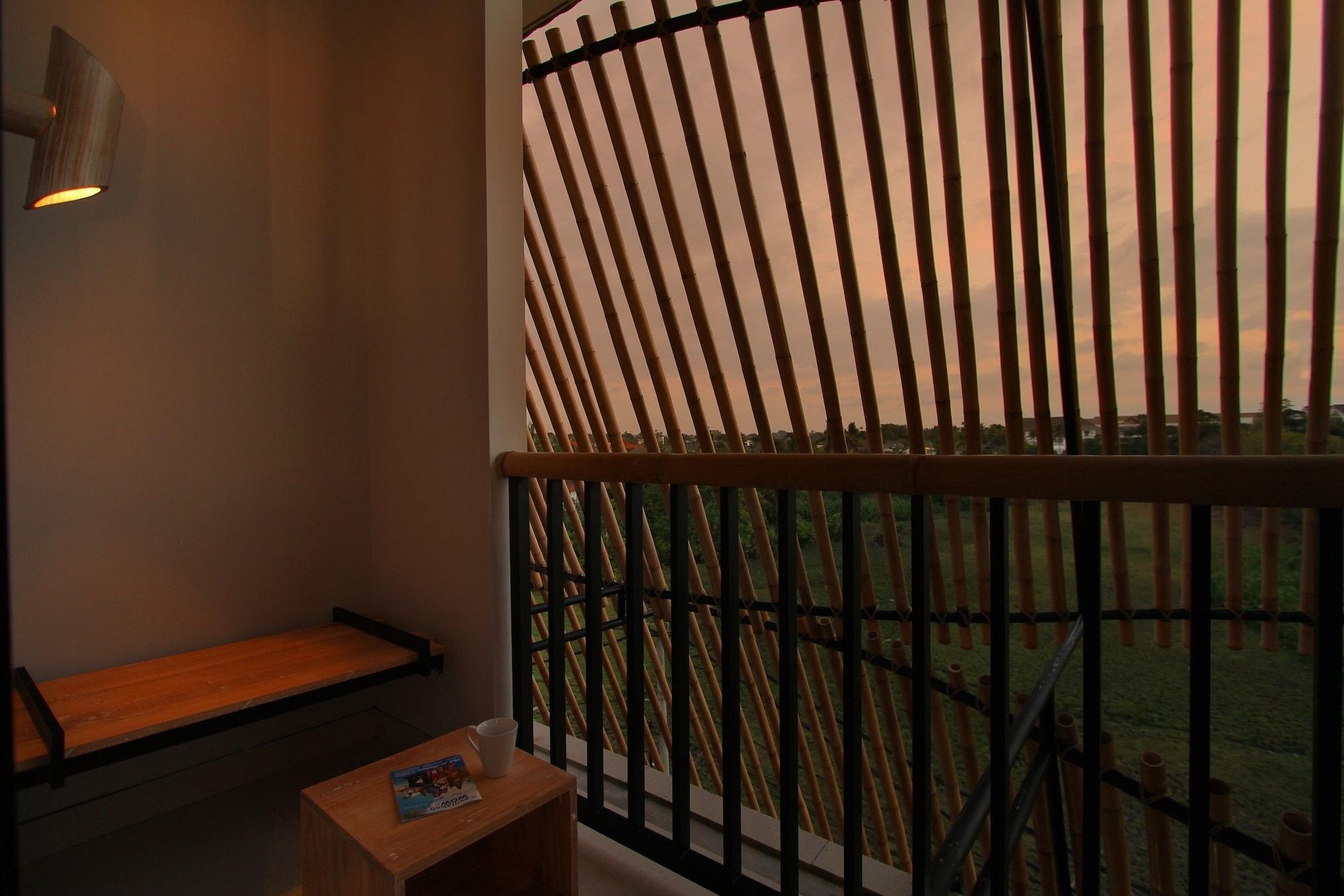 Koa D Surfer Hotel