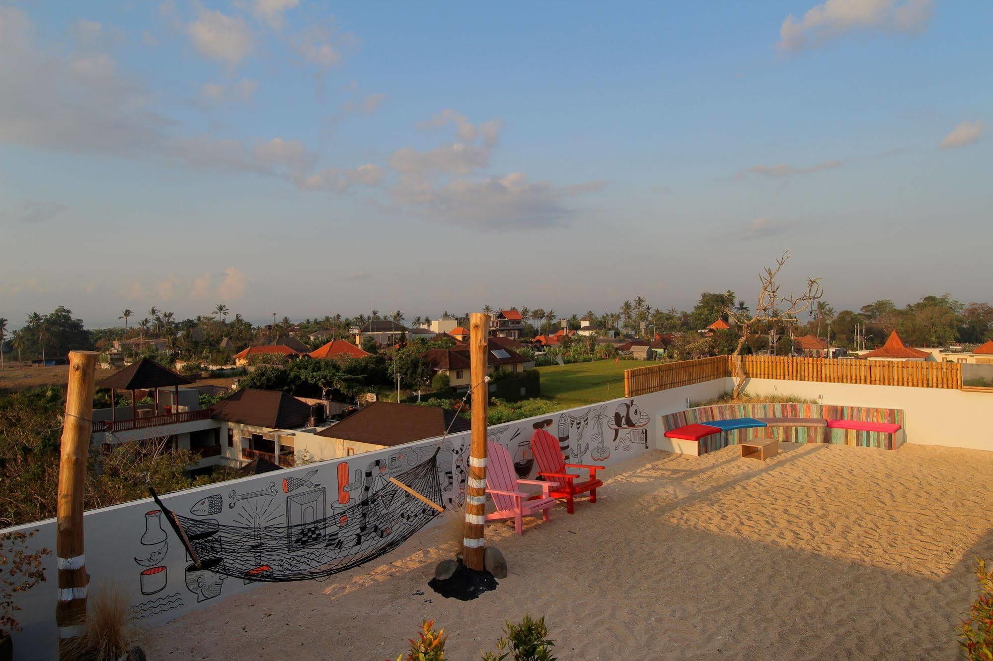 Koa D Surfer Hotel